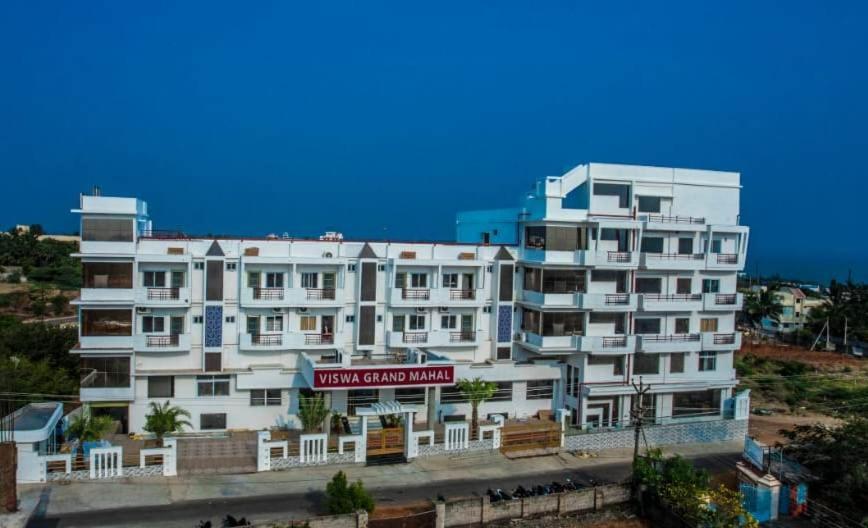 קניאקומרי Hotel Viswa Grand מראה חיצוני תמונה